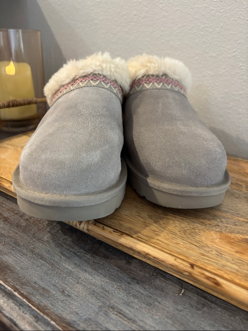 Women’s UGG Tazz Braid Slippers worn inside once size 9 women’s - Picture 5 of 8